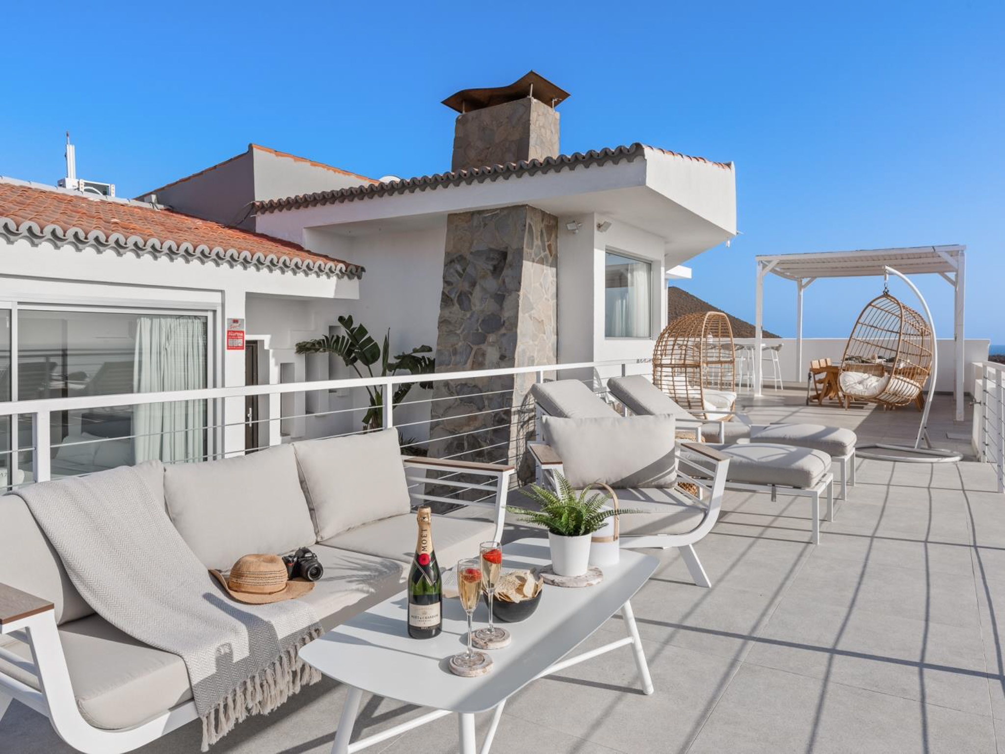 Villa Serena: A Calm Luxury Escape on the Shores of Tenerife - Image 4