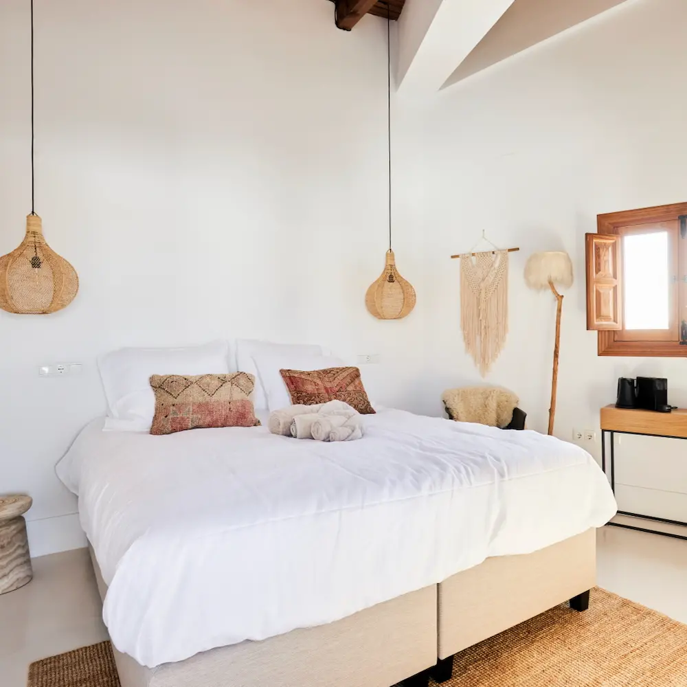 Deluxe King Room (Copy 2) - Image 1