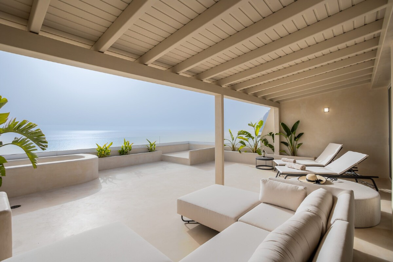 The Giants Residence Tenerife – Luxury 3BR Apartment with Private Jacuzzi & Ocean View